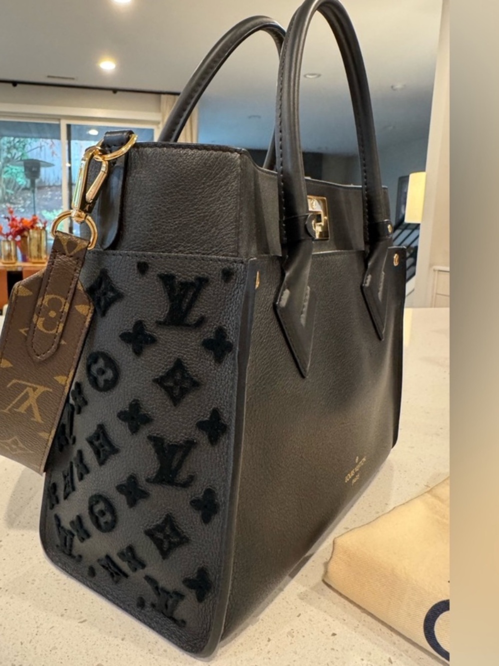 Louis Vuitton On My Side MM w/ upgraded strap; EUC - Picture 4 of 15